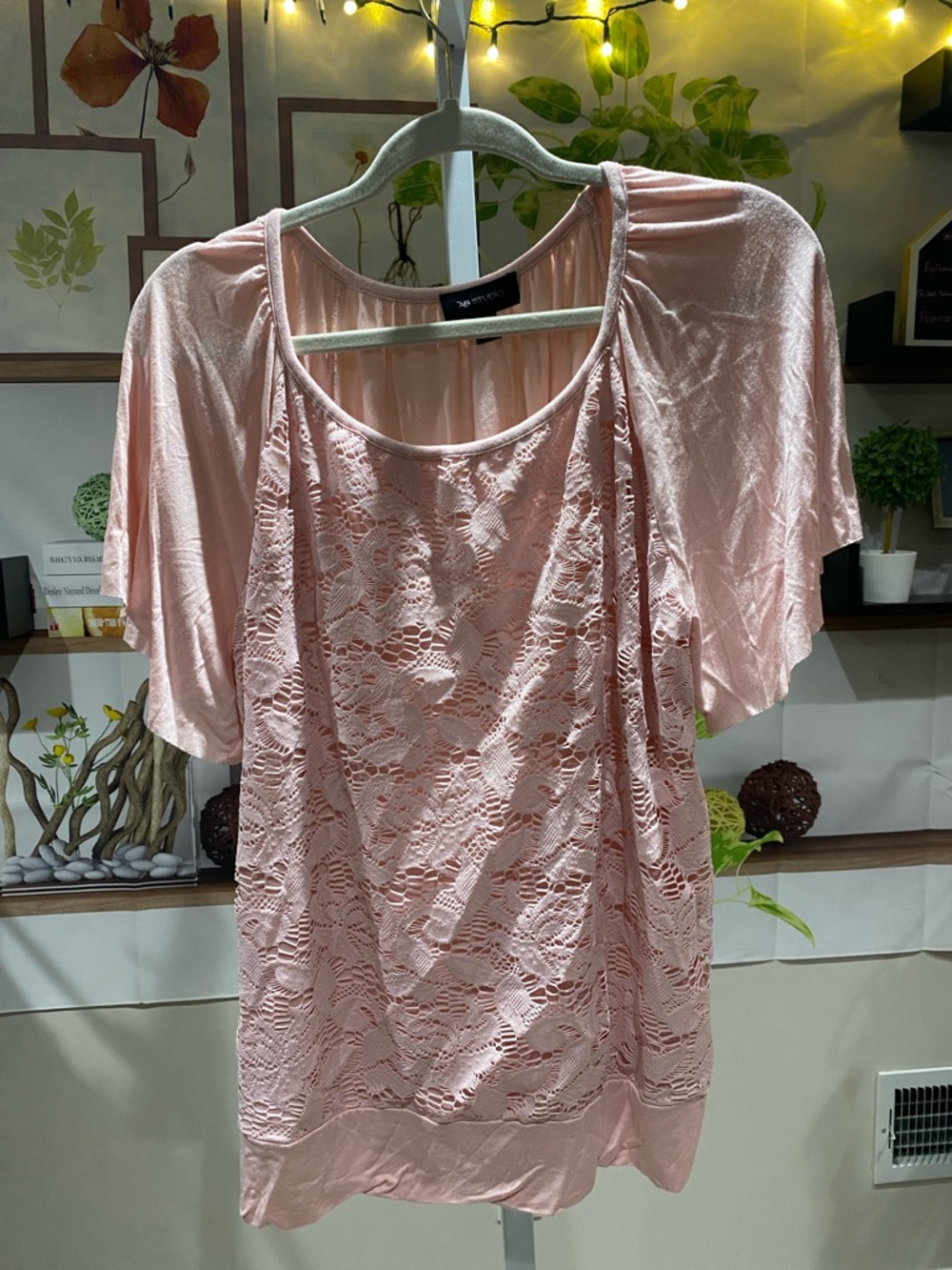 AB Studio Blush Pink Lace Overlay Scoop Neck Top XL. Ptp is 22